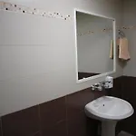 فندق Paralax فارنا