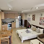 Paralax Hotel 2*