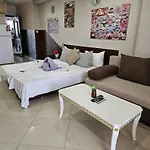 فندق Paralax 2*