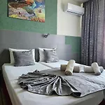 Paralax Hotel