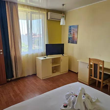 Paralax Hotel Warna