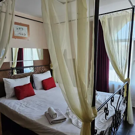 Paralax Hotel 2*