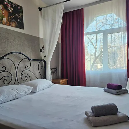 מלון Paralax וארנה