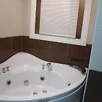 Хотел паралакс 2*
