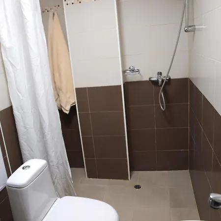 Hotell Paralax 2*