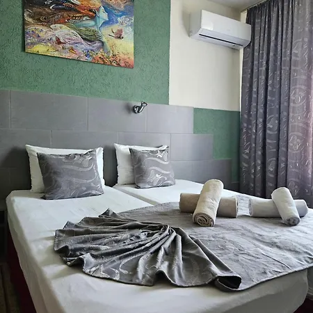 Paralax Hotel